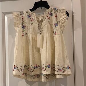 🆕 JENNIFER & GRACE Cream Embroidered Ruffle Sleeve Top